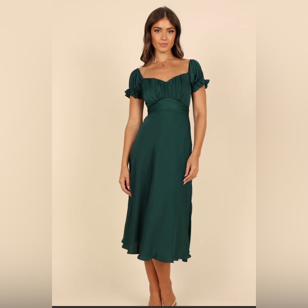 Petal and Pup - Mickenna Sweetheart Frill Midi Dress in Emerald - size M